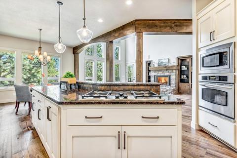 61975 Fall Creek Loop, Bend, OR 97702 photo 14