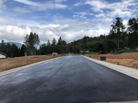 1774 Daffodil Ln, Grants Pass, OR 97526 photo 1