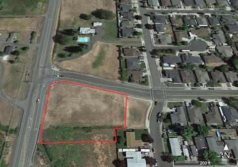 1011 Crystal Dr, Eagle Point, OR 97524 photo 1