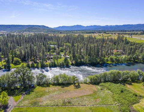 13139 Agate Rd, Eagle Point, OR 97524 photo 6
