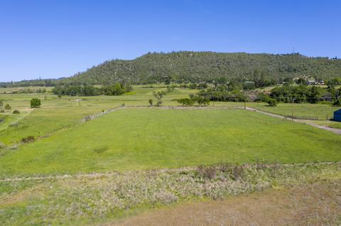 13139 Agate Rd, Eagle Point, OR 97524 photo 5