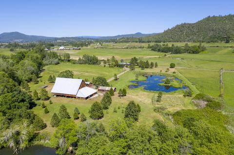 13139 Agate Rd, Eagle Point, OR 97524 photo 9