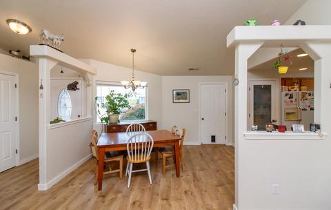1238 Hawk Dr, Central Point, OR 97502 photo 7
