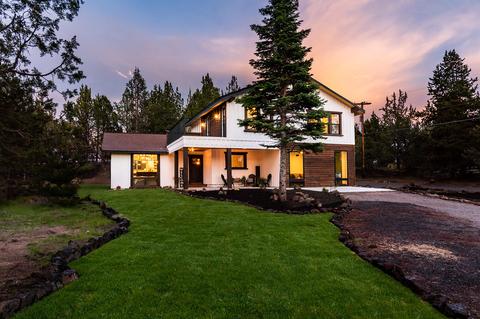 64732 Hunnell Rd, Bend, OR 97703 photo 2