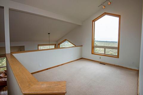 59868 Calgary Loop, Bend, OR 97702 photo 11