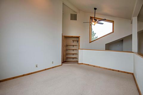 59868 Calgary Loop, Bend, OR 97702 photo 12