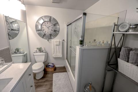 211 W 5th St, Phoenix, OR 97535 photo 16