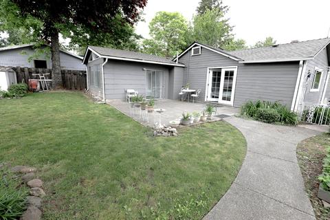 211 W 5th St, Phoenix, OR 97535 photo 30