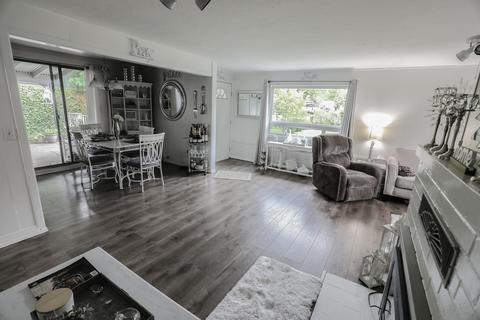 211 W 5th St, Phoenix, OR 97535 photo 4