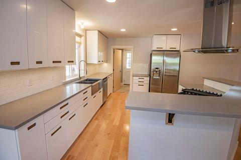 464 NEmerson Ave, Bend, OR 97701 photo 6