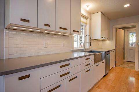 464 NEmerson Ave, Bend, OR 97701 photo 7