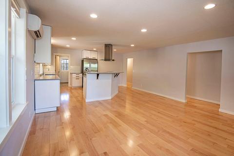 464 NEmerson Ave, Bend, OR 97701 photo 10