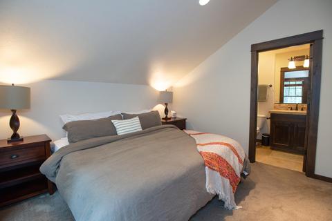 56260 Sable Rock Loop, Bend, OR 97707 photo 28