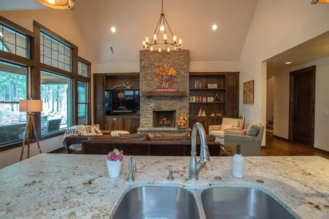 56260 Sable Rock Loop, Bend, OR 97707 photo 9