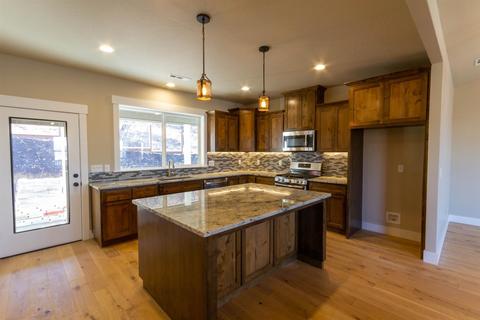 344 Avalon Ter, Eagle Point, OR 97524 photo 10