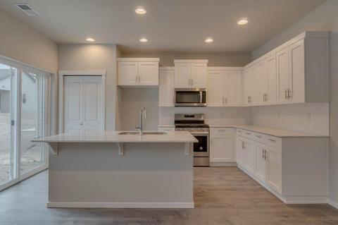 21174 Thomas Dr, Bend, OR 97702 photo 7