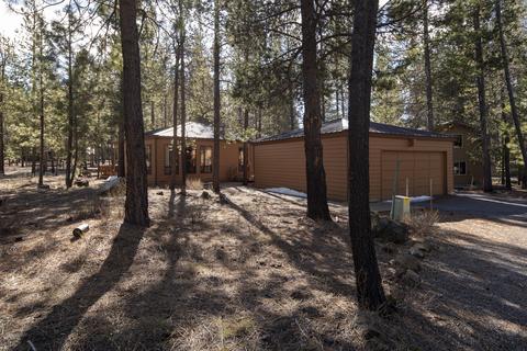 57074 Fox Ln, Sunriver, OR 97707 photo 2