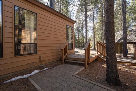 57074 Fox Ln, Sunriver, OR 97707 photo 3