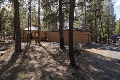 57074 Fox Ln, Sunriver, OR 97707 photo 1