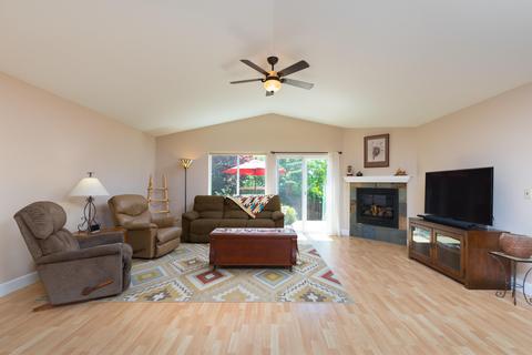 20392 NW Shetland Loop, Bend, OR 97703 photo 4