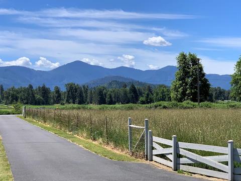 3868 Upper River Rd, Grants Pass, OR 97527 photo 2