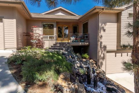 1833 NW Perspective Dr, Bend, OR 97701 photo 3