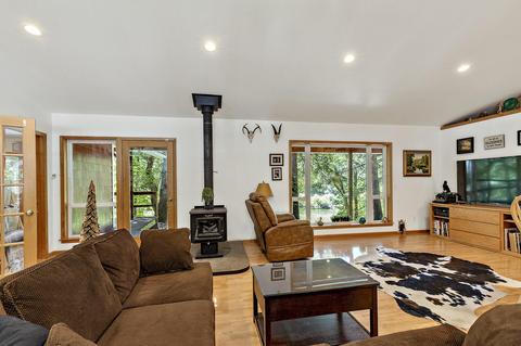 338 Burch Dr, Cave Junction, OR 97523 photo 12