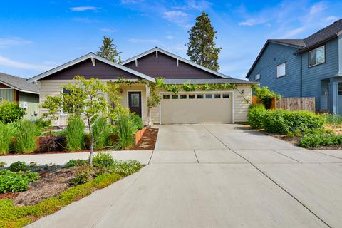 20391 Shetland Loop, Bend, OR 97701 photo 2
