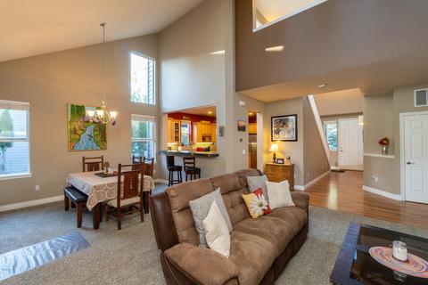19487 Blue Lake Loop, Bend, OR 97702 photo 5