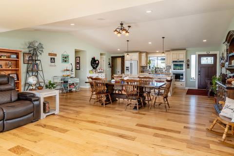 63660 Gentry Loop, Bend, OR 97701 photo 11