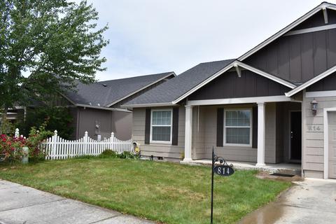 814 Crystal Dr, Eagle Point, OR 97524 photo 1