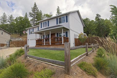 154 Christa Ln, Eagle Point, OR 97524 photo 4