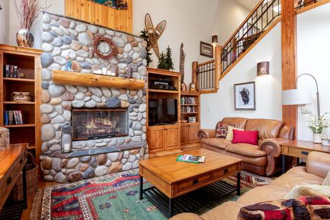 57433 Sun Eagle Ln, Sunriver, OR 97707 photo 2