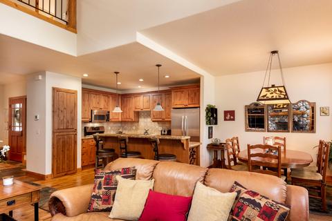 57433 Sun Eagle Ln, Sunriver, OR 97707 photo 4