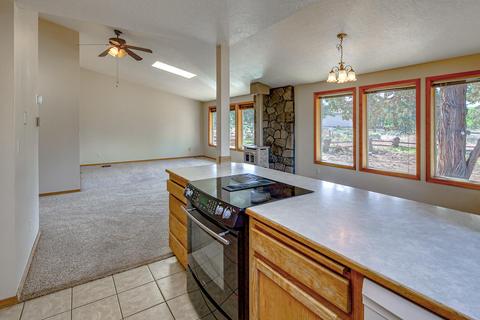 64597 Mcgrath Rd, Bend, OR 97701 photo 15