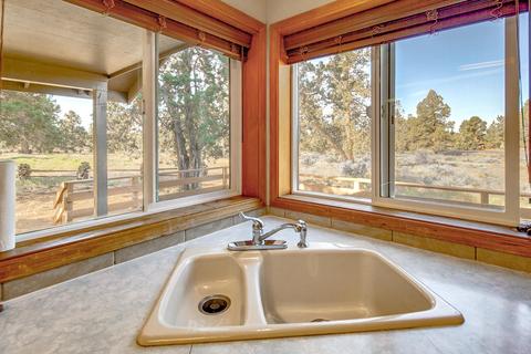 64597 Mcgrath Rd, Bend, OR 97701 photo 16