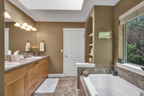 20446 Jacklight Ln, Bend, OR 97702 photo 22