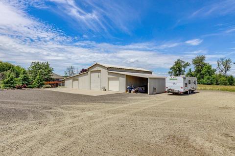 750 Meridian Rd, Eagle Point, OR 97524 photo 3