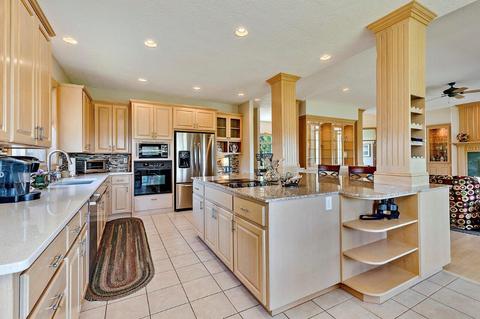 750 Meridian Rd, Eagle Point, OR 97524 photo 4