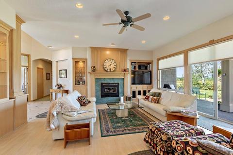 750 Meridian Rd, Eagle Point, OR 97524 photo 5