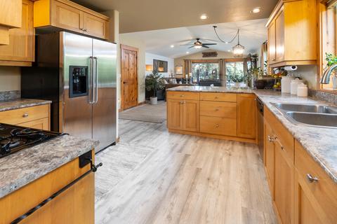 20378 Shetland Loop, Bend, OR 97703 photo 6