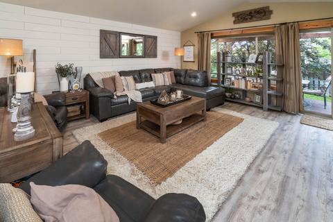 20378 Shetland Loop, Bend, OR 97703 photo 4