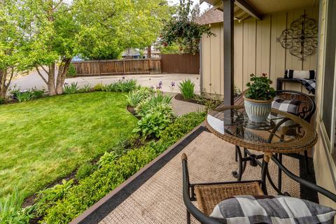 20378 Shetland Loop, Bend, OR 97703 photo 2