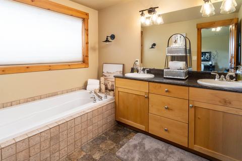 20378 Shetland Loop, Bend, OR 97703 photo 11