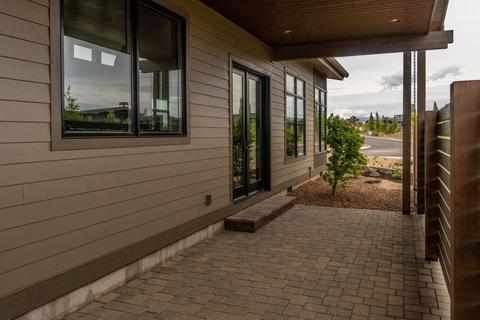 19349 Outrider Loop, Bend, OR 97702 photo 22