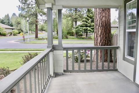 61590 Devils Lake Dr, Bend, OR 97702 photo 2