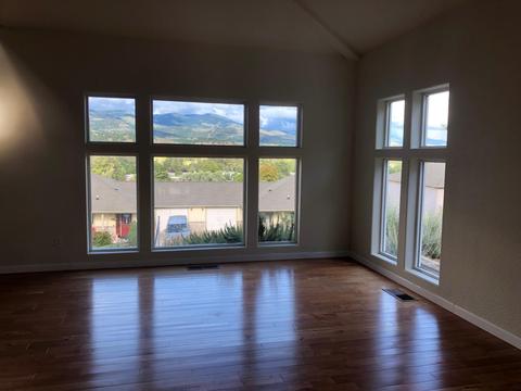 450 Elm St, Phoenix, OR 97535 photo 9