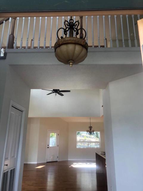 450 Elm St, Phoenix, OR 97535 photo 2