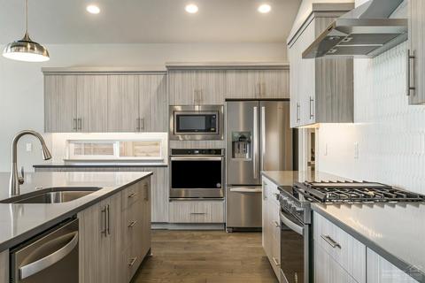 63116 Iner Loop, Bend, OR 97701 photo 7