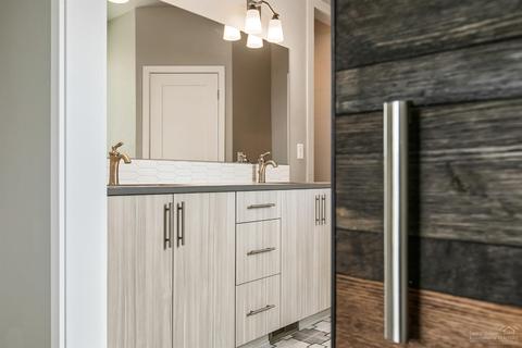 63116 Iner Loop, Bend, OR 97701 photo 13